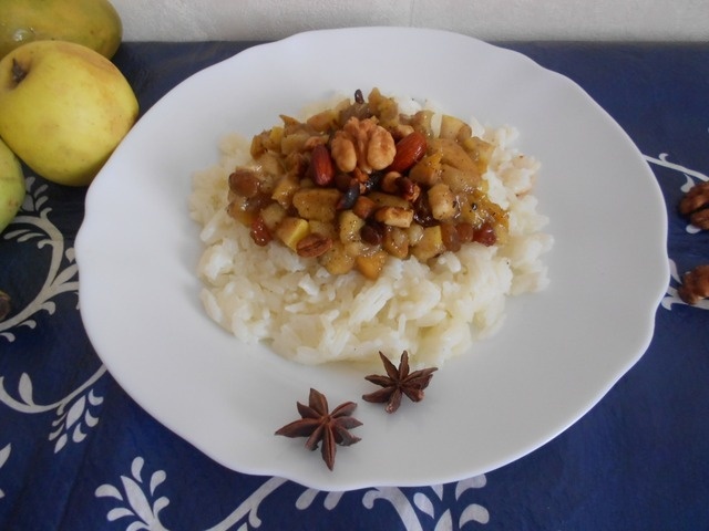 Rice with nuts and fruits 