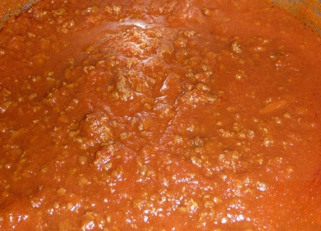 Tomato sauce with minced meat