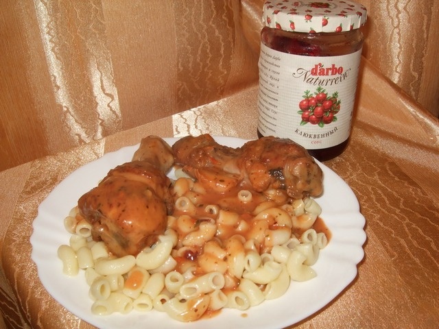 Курочка в томатно-клюквенной подливке