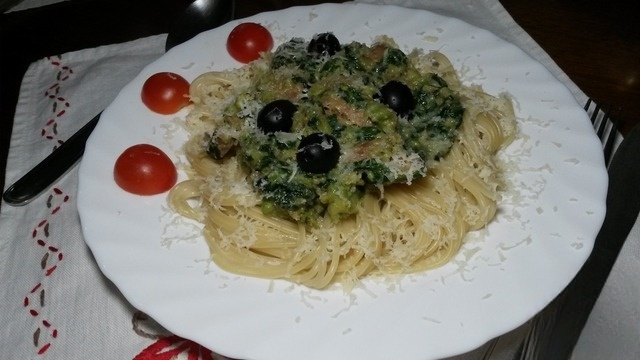 Паста с индейкой и авокадо
