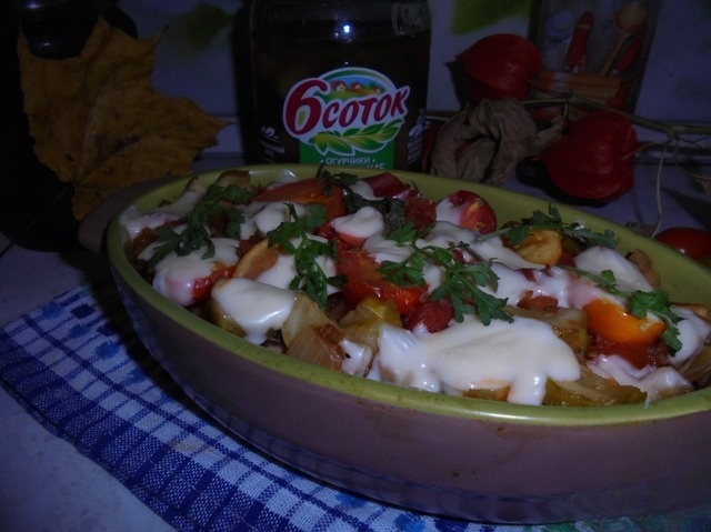 Whole wheat pasta with vegetables and mozzarella