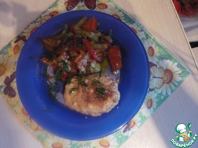 Биточки с овощным рагу