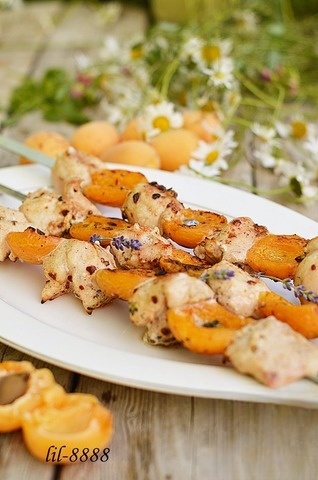 Skewers of chicken fillet