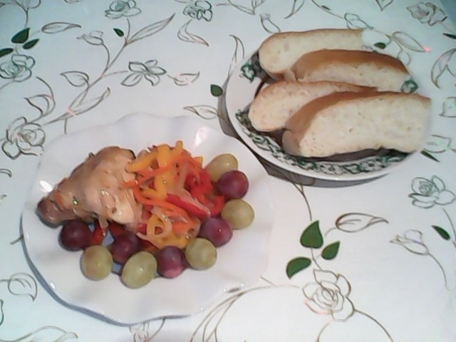 Chicken thighs with vegetables and grapes