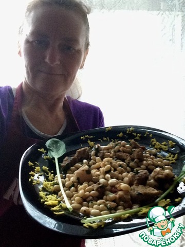 Свинина с белой фасолью и шпинатом