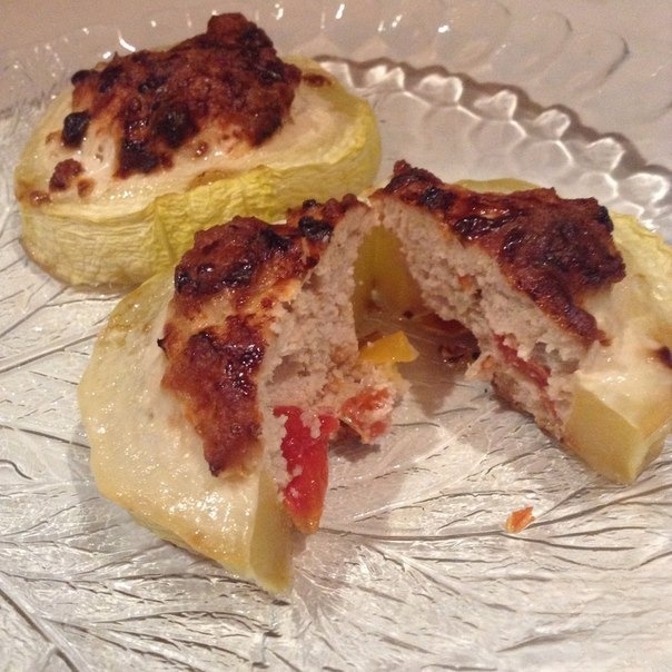 Diet zucchini stuffed with Turkey