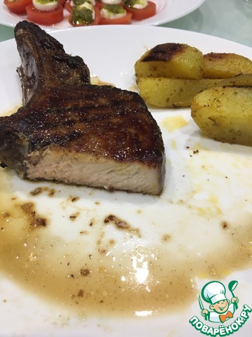 Мясной стейк в красном вине