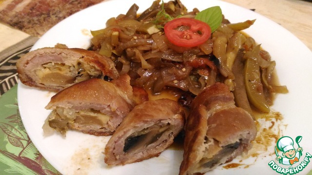 Свиные рулетики с грибами и баклажанами